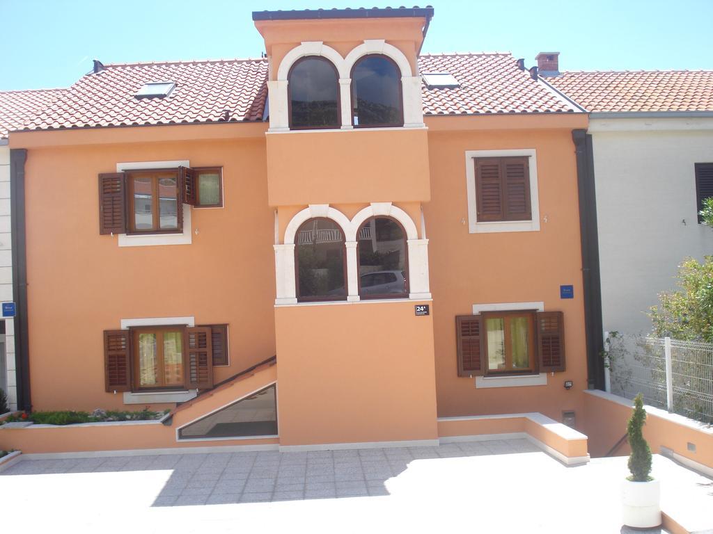Villa Kiki Бол Экстерьер фото